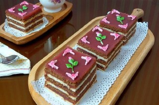تصویر دسر آلبالویی
