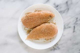 ساندویچ مرغ تابه ای با چاشنی فجیتا