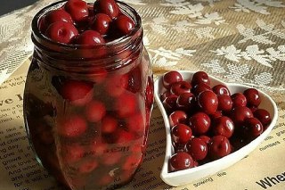 عکس ترشی آلبالو خوشمزه