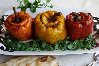 عکس دلمه فلفل با مرغ