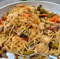 ماکارونی با مرغ و قارچ