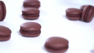 ماکارون فرانسوی شکلاتیشیرینی