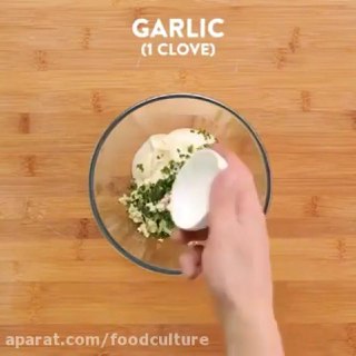 نان و پنیر به همراه گوشت سرخ شده